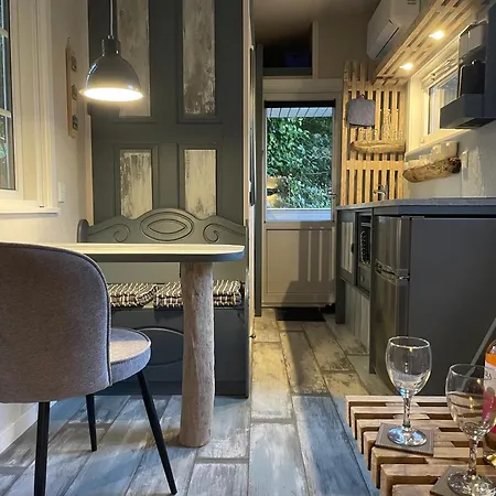 Farm stay Lille Degnboel Tiny House